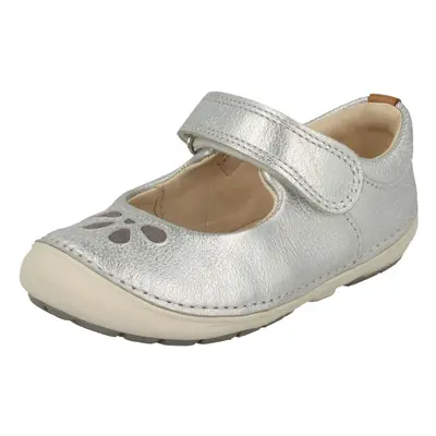 (UK 4.5 Infant, Silver) Girls Clarks First Walking Shoes Softly Eden - F Fit