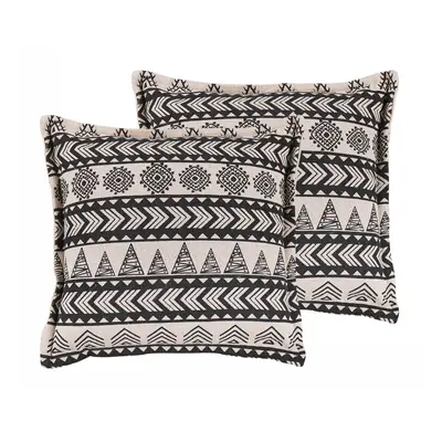 Set of Cotton Cushions Geometric Pattern x cm Beige and Black HENTEPE