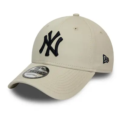 New Era League Essential 9Forty Cap ~ New York Yankees cream