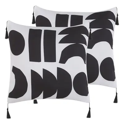 Set of Decorative Cushions LIRIOPE x cm Black/ White Geometric Pattern