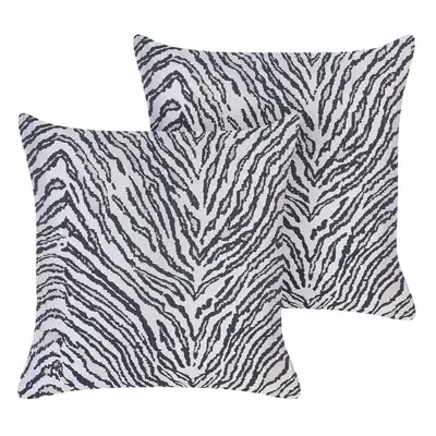 Set of Decorative Cushions in Zebra Stripes x cm Black and White MANETTI