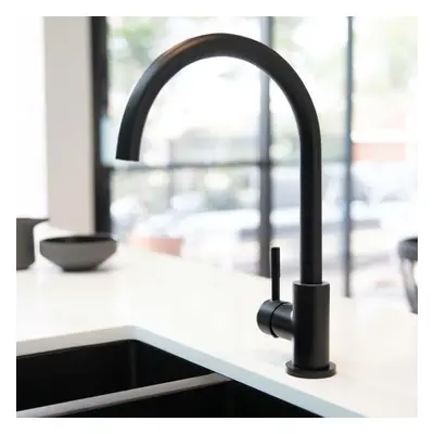 Kitchen Single Lever Mixer Tap with Diffuser Swivel Matte Black Manhattan