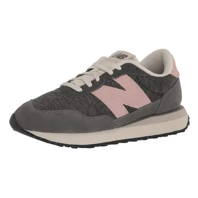 New Balance Womens V1 classic Sneaker castlerockPink SandMagnet