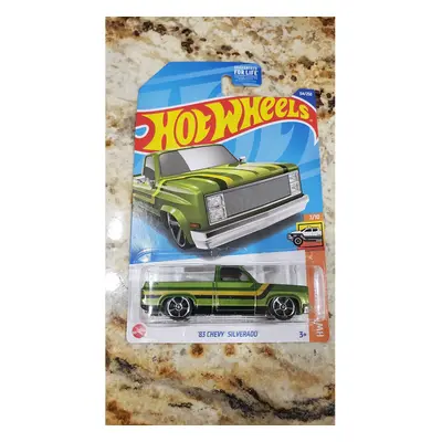 Hot Wheels '83 Chevy Silverado 7/10 and 114/250