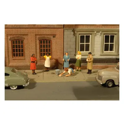 Bachmann Scene Scopes-Miniature Figures-Sidewalk People (6Pcs/Pak) HO Scale, Multicolor