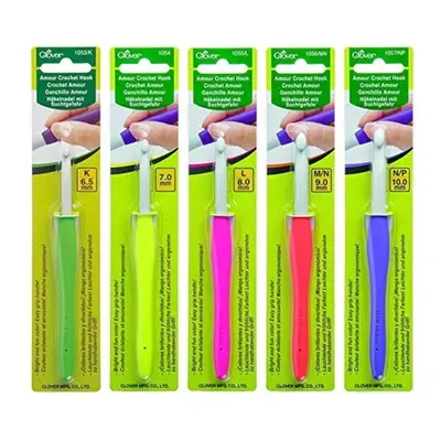 Clover Amour Crochet Hooks - Set of - for Working with Thick Yarns