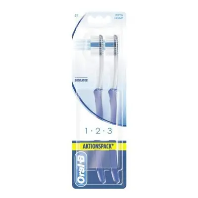 Oral-B 1,2,3 Indicator Toothbrush, Medium, Pack of