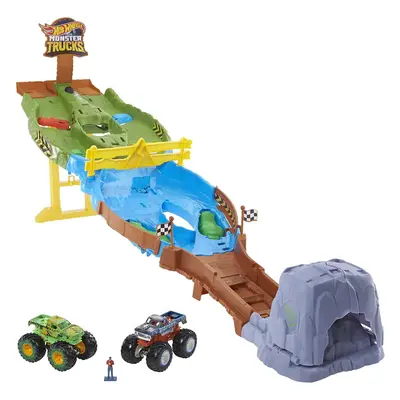 Hot Wheels Monster Trucks Wreckin' Raceway Playset