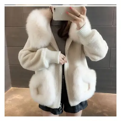 (beige, L) Fashionable And Warm Women&apos;s Short Hooded Lamb Korean Style Coat