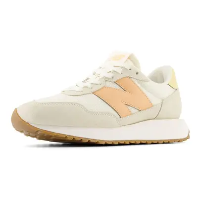 New Balance Women's V1 Sneaker Angora/Hazy Peach/Washed Amber