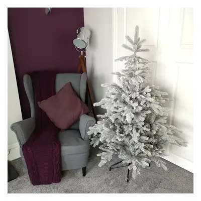 150cm 5ft Grey Frosted Grandis Fir PE / PVC Mix Hinged Festive Christmas Tree tips