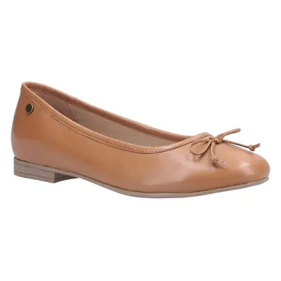 (Brown, (Adults')) Hush Puppies Naomi Leather Women's Tan Flats