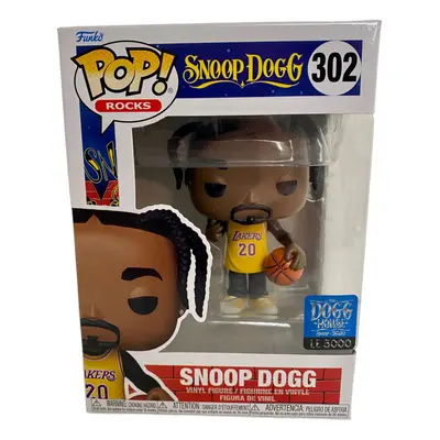 Snoop Dogg Yellow Lakers Jersey Exclusive Vinyl Figure