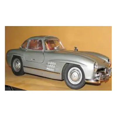 Italeri Mercedes Benz 300SL Gullwing - 1:16 Scale