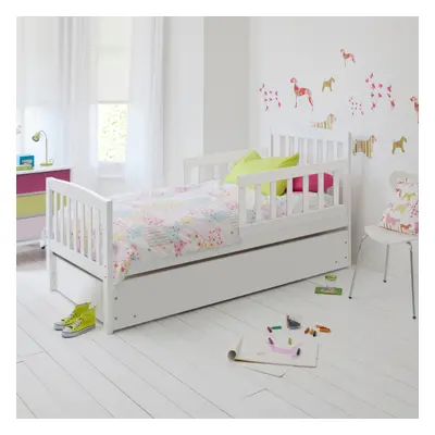 Juni Toddler Bed Solid Wood with Pulll Out Trundle in Classic White