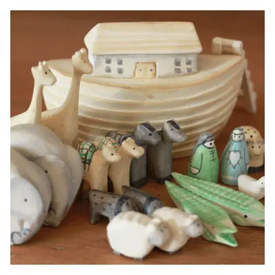 East of India Mini Wooden Noah's Ark & Animals - Baby Keepsake / Christening Present