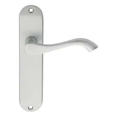 PAIR Curved Handle on Chamfered Latch Backplate x 40mm Satin Chrome