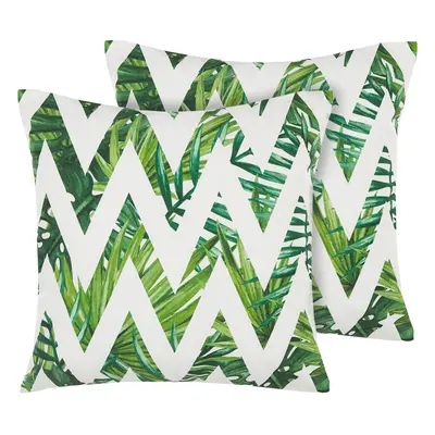 Set of Outdoor Cushions BRENTO Chevron Pattern x cm Green