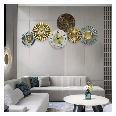 Modern Multi-Round Flowers Mute Wall Clock in Metal