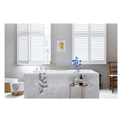 Bay window shutters