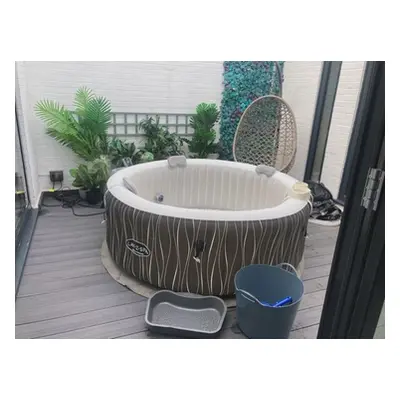 8 Person Hot-Tub & Gazebo