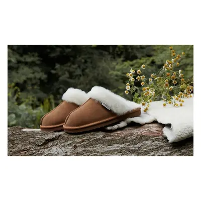 Women'sIslander Sheepskin Slippers, Chestnut,Size M