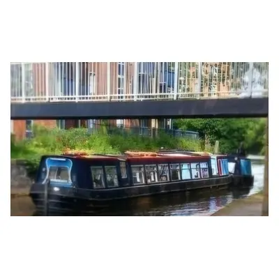 Canal boat trip for 4 adults + 1 child