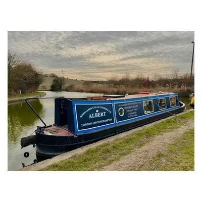 One Day Narrowboat Hire for Up to Ten People on The Grand Union Canal