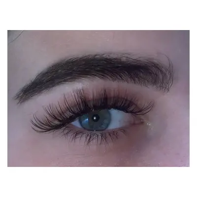 One Full Set of Hybrid Eyelash Extensions