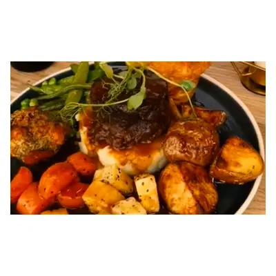 Two Course Sunday Roast for Two With a Glass of Wine